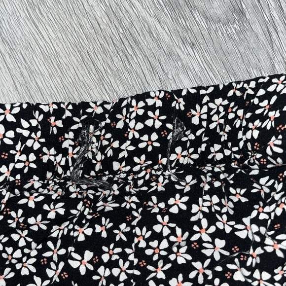 Navy Floral Garage Shorts in XS - Picture 3 of 3